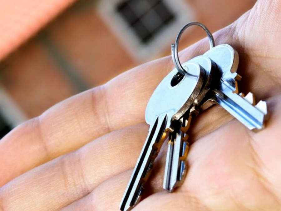 17 детей-сирот получили ключи от квартир в Кизляре